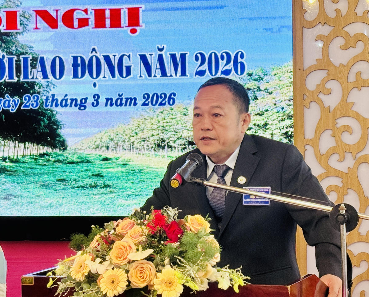 Ông Nguyễn Văn Giang, đại diện Nông trường 19-8 phát biểu tại hội nghị.