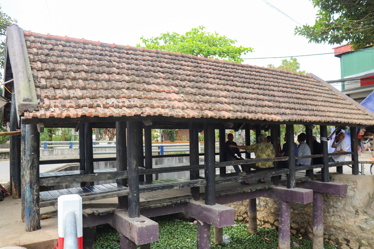 Trải qua thời gian, cây cầu không chỉ là công trình giao thông đơn thuần mà còn trở thành biểu tượng văn hóa, gắn bó với đời sống tinh thần của bao thế hệ. Ảnh: Đình Minh