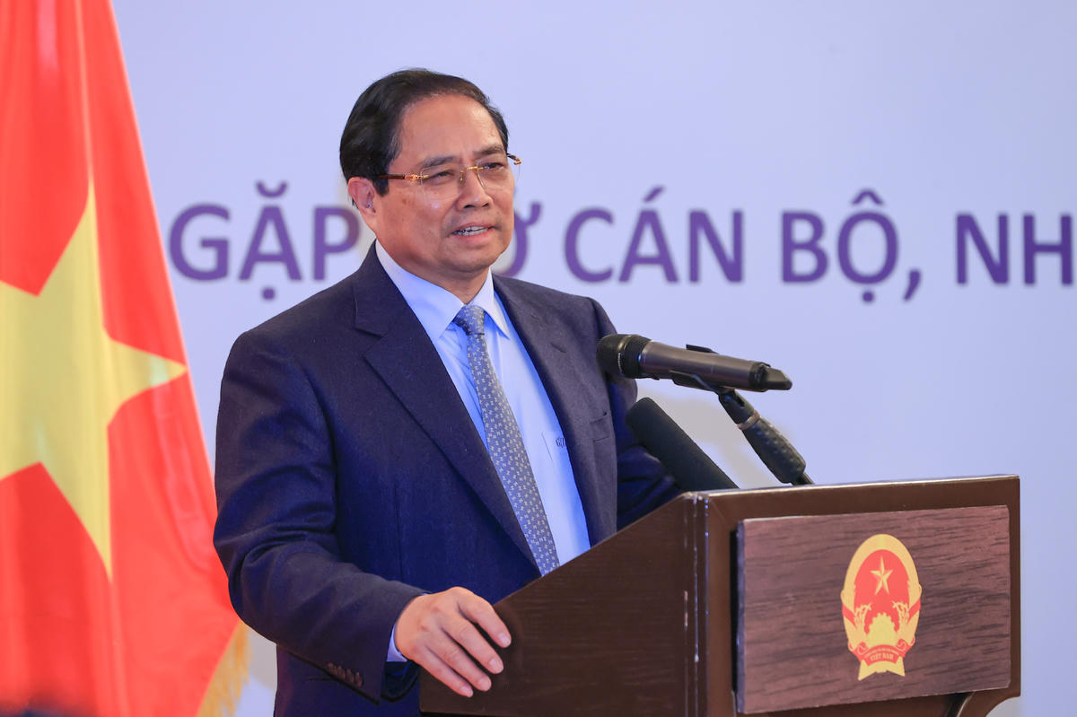 Thủ tướng mong bà con tiếp tục gìn giữ, phát huy bản sắc văn hóa, ngôn ngữ tiếng Việt trong đời sống, góp phần quảng bá, lan tỏa giá trị tốt đẹp của dân tộc ta ra thế giới - Ảnh: VGP/Nhật Bắc.