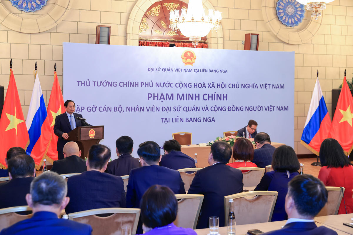 Thủ tướng mong cộng đồng người Việt Nam tại Nga tiếp tục vươn lên, để mỗi người trước hết tự lo được cho cuộc sống của mình, cộng đồng phát triển lành mạnh, hội nhập tốt và khẳng định vị thế ở sở tại - Ảnh: VGP/Nhật Bắc.