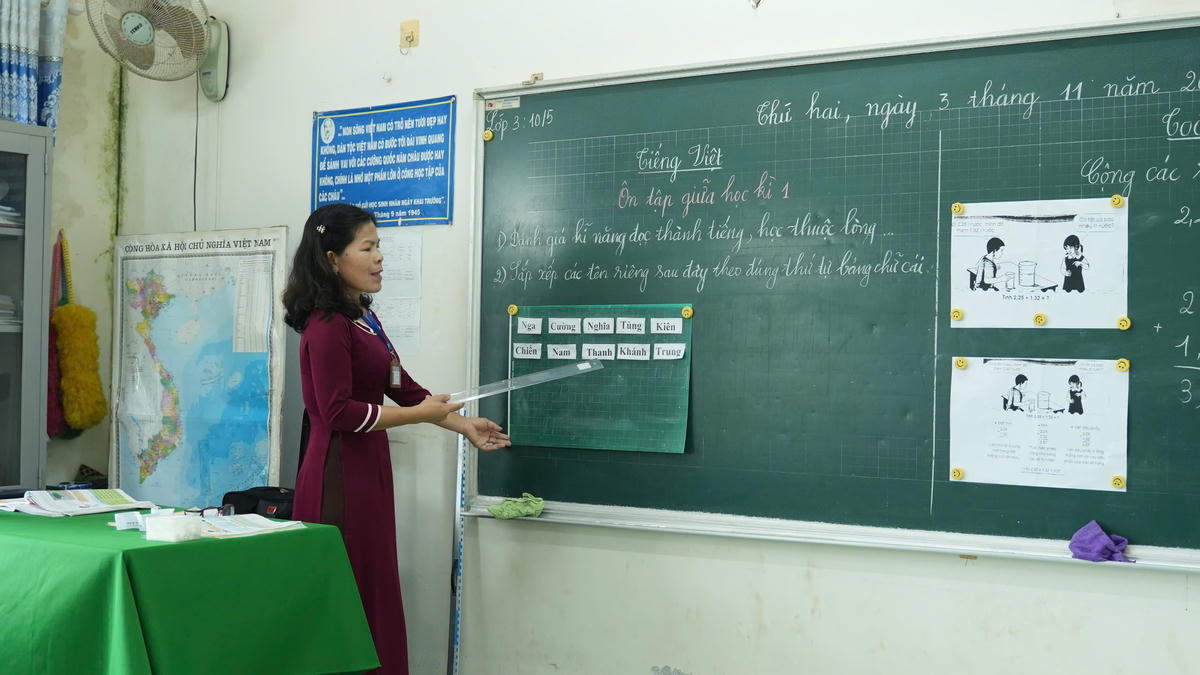 Bộ GDĐT đề xuất quy định về nhà giáo hợp đồng toàn thời gian sau khi nghỉ hưu và nhà giáo thỉnh giảng. Ảnh minh hoạ: V.H.