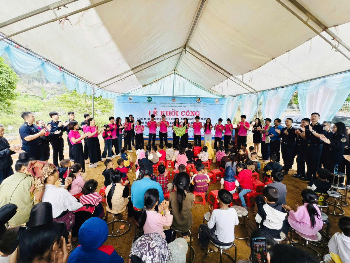 Đông đảo bà con có mặt tham dự Lễ khởi công.