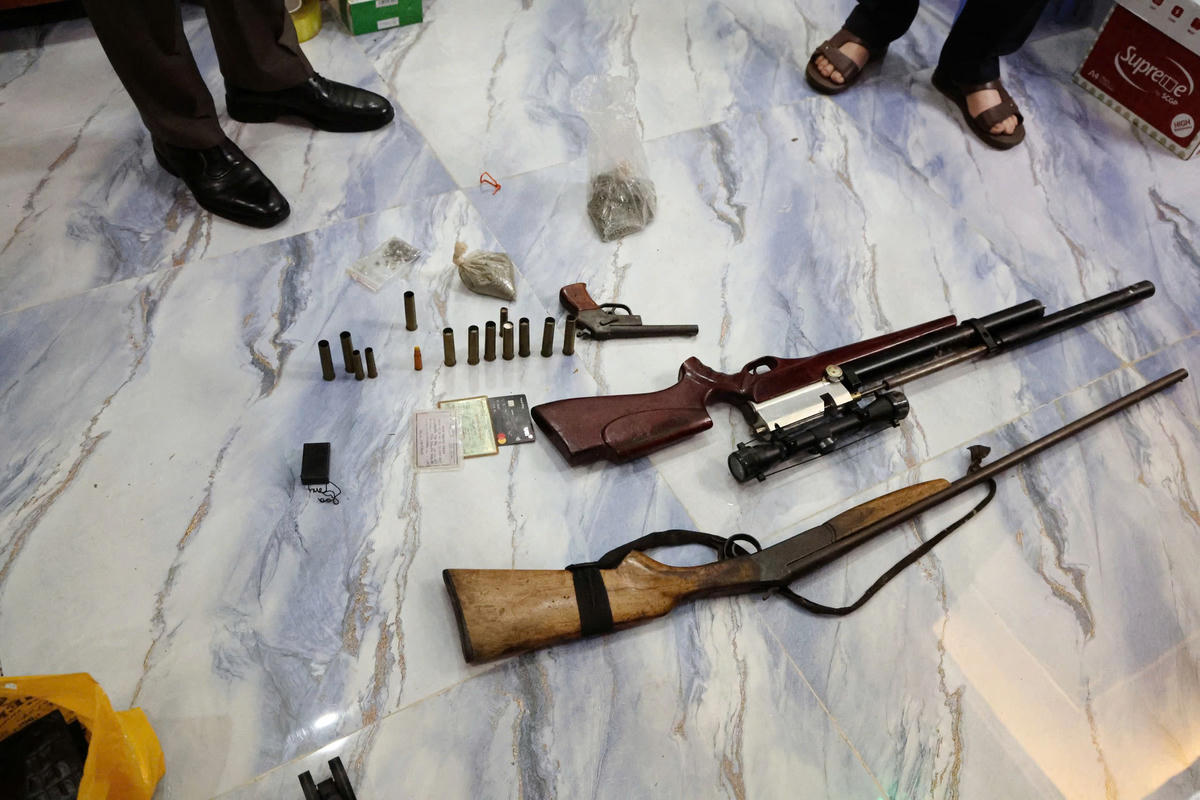 Để thị uy, các đối tượng còn chuẩn bị cả vũ khí quân dụng. Ảnh: CACC.