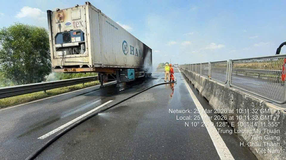 Đám cháy sau khi được dập tắt. (Ảnh do người dân cung cấp)&nbsp;