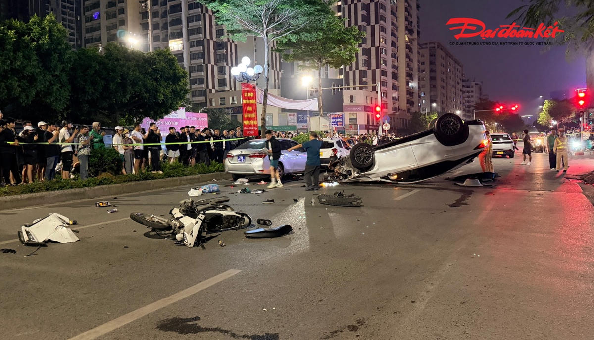 Hiện trường vụ tai nạn liên hoàn.