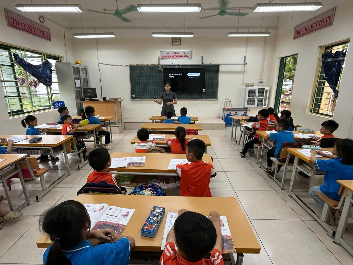 Một giờ học chính khoá của cô và trò Hà Nội.