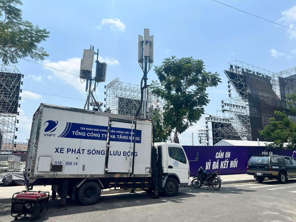 Xe phát sóng lưu động của VNPT tăng cường các đợt cao điểm như Tết, các ngày lễ... để tăng cường chất lượng dịch vụ. Ảnh: VNPT.