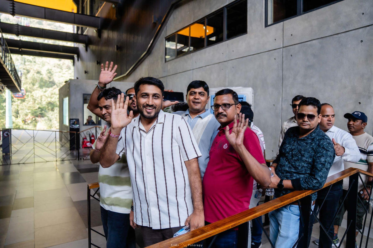 Núi Bà Đen đang trở thành điểm đến yêu thích mới của du khách Ấn Độ.