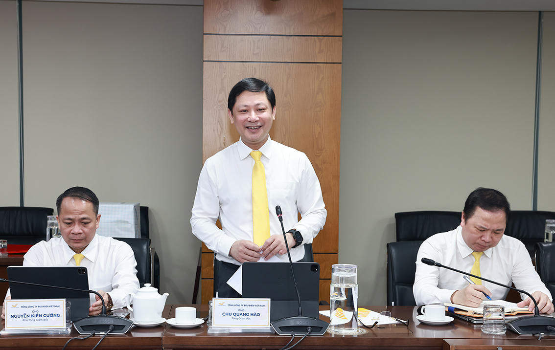 Ông Chu Quang Hào, Tổng Giám đốc Tổng công ty Bưu điện Việt Nam phát biểu tại buổi lễ.
