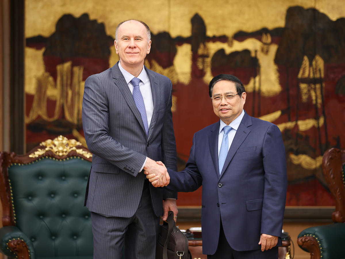Thủ tướng Phạm Minh Chính tiếp Đoàn cán bộ Quỹ Tiền tệ Quốc tế (IMF) do ông Martin Sommer làm Trưởng đoàn đang thăm, làm việc tại Việt Nam - Ảnh: VGP/Nhật Bắc