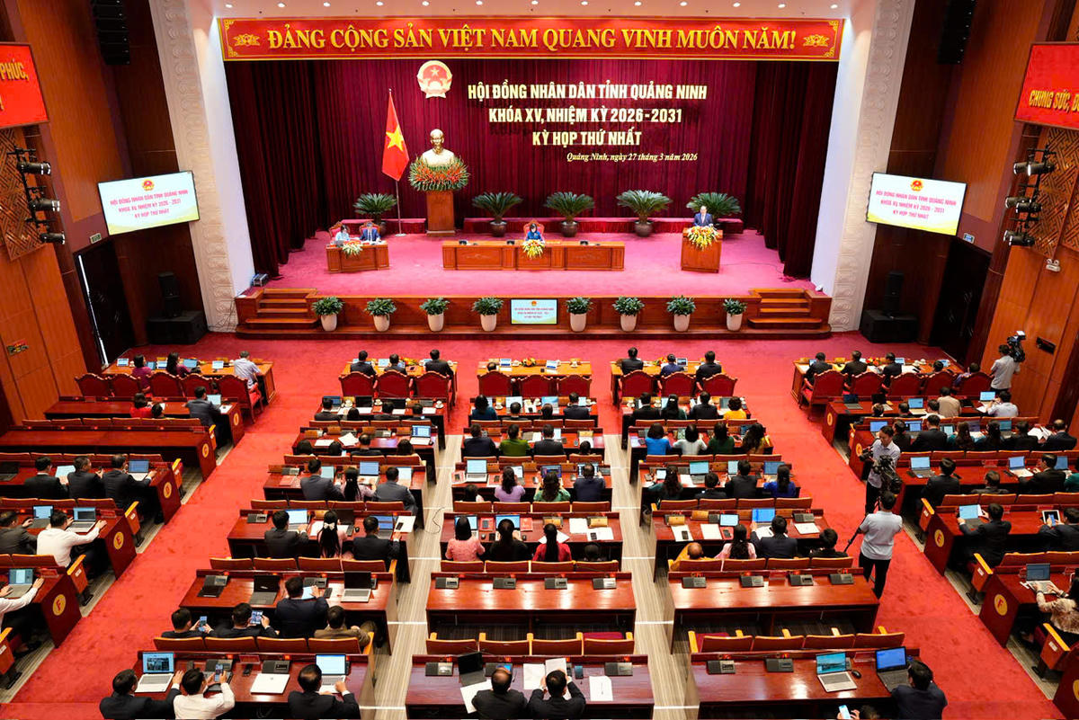 Quang cảnh kỳ họp.