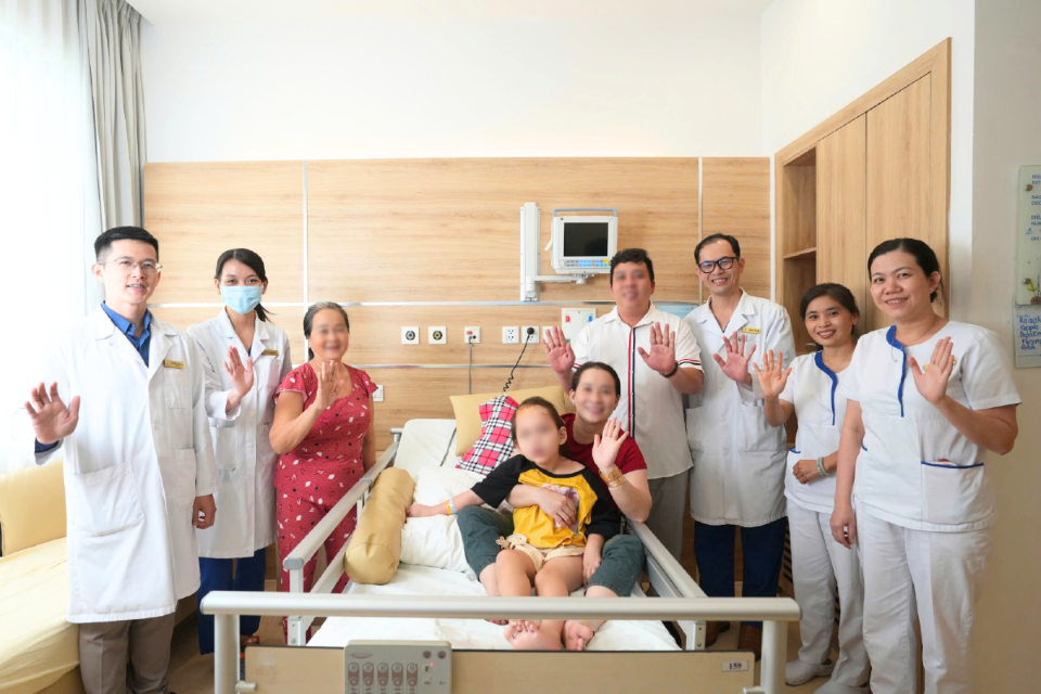 Bé T.A. (5 tuổi) hồi phục nhanh chóng sau phẫu thuật.