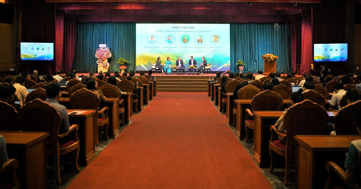 Quang cảnh diễn đàn. Ảnh: Đình Sang.