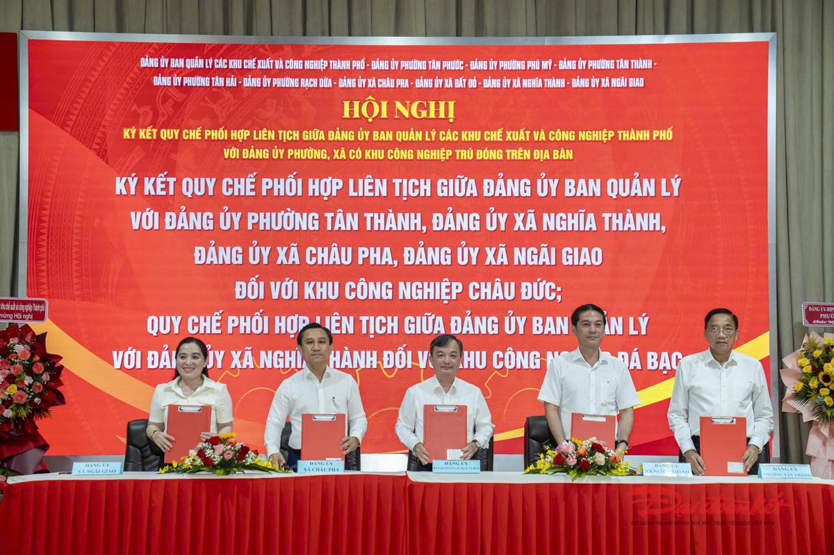 Quang cảnh buổi ký kết liên tịch. Ảnh: M.C.