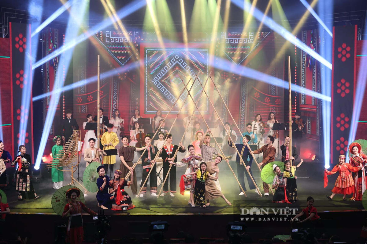 Chương trình nghệ thuật đặc sắc tại Lễ trao giải báo chí toàn quốc về nông nghiệp, nông dân, nông thôn Việt Nam lần thứ III - năm 2025.