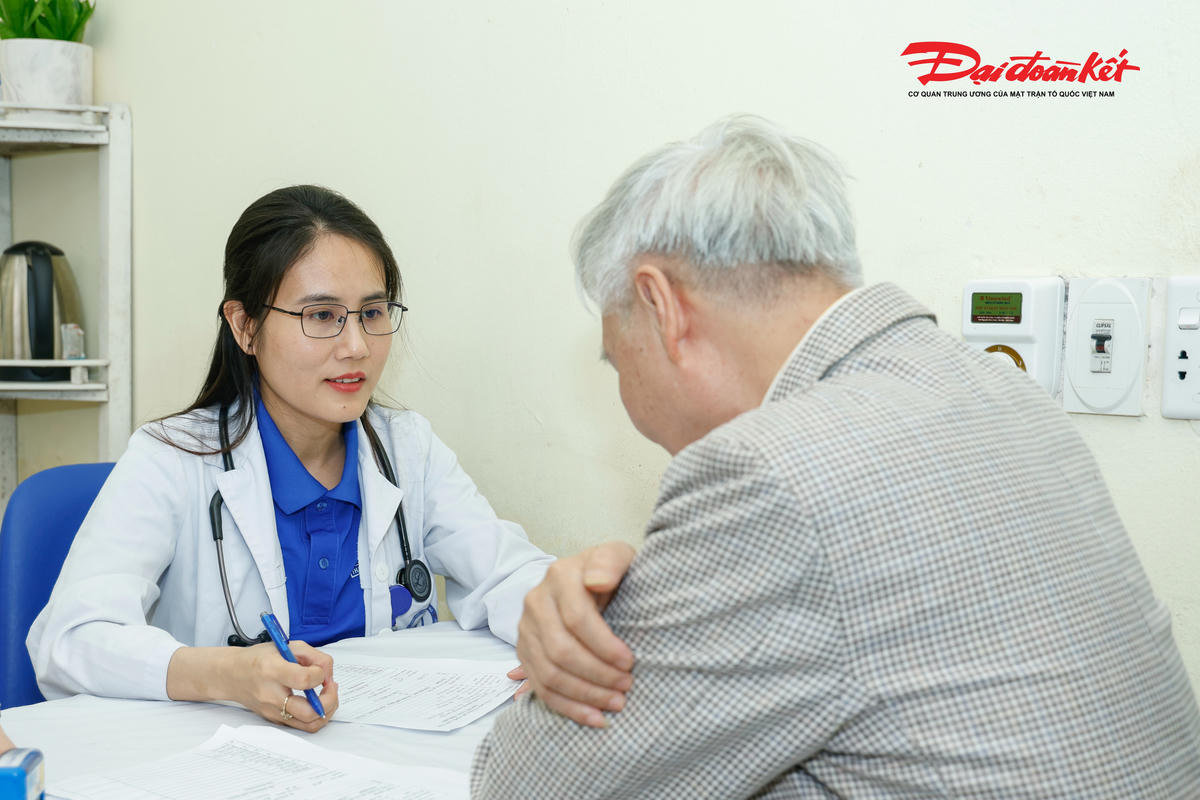 Đoàn Thanh niên Bệnh viện Nội tiết Trung ương luôn tiên phong, xung kích trong các hoạt động chăm sóc sức khỏe nhân dân, nhất là tại những địa bàn còn nhiều khó khăn. Ảnh: Quang Vinh.