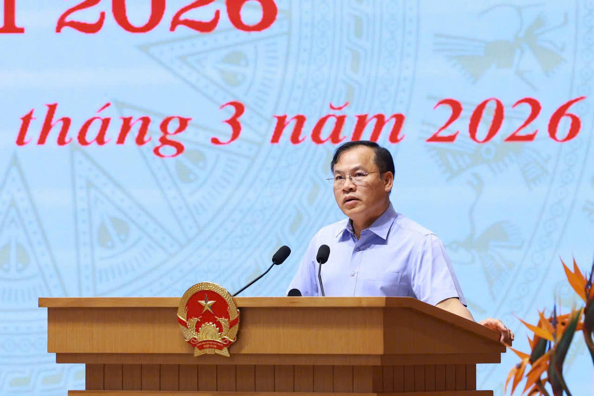 Thượng tướng Nguyễn Văn Long, Thứ trưởng Bộ Công an báo cáo về một số kết quả, tồn tại và phương hướng triển khai Đề án 06 - Ảnh: Nhật Bắc