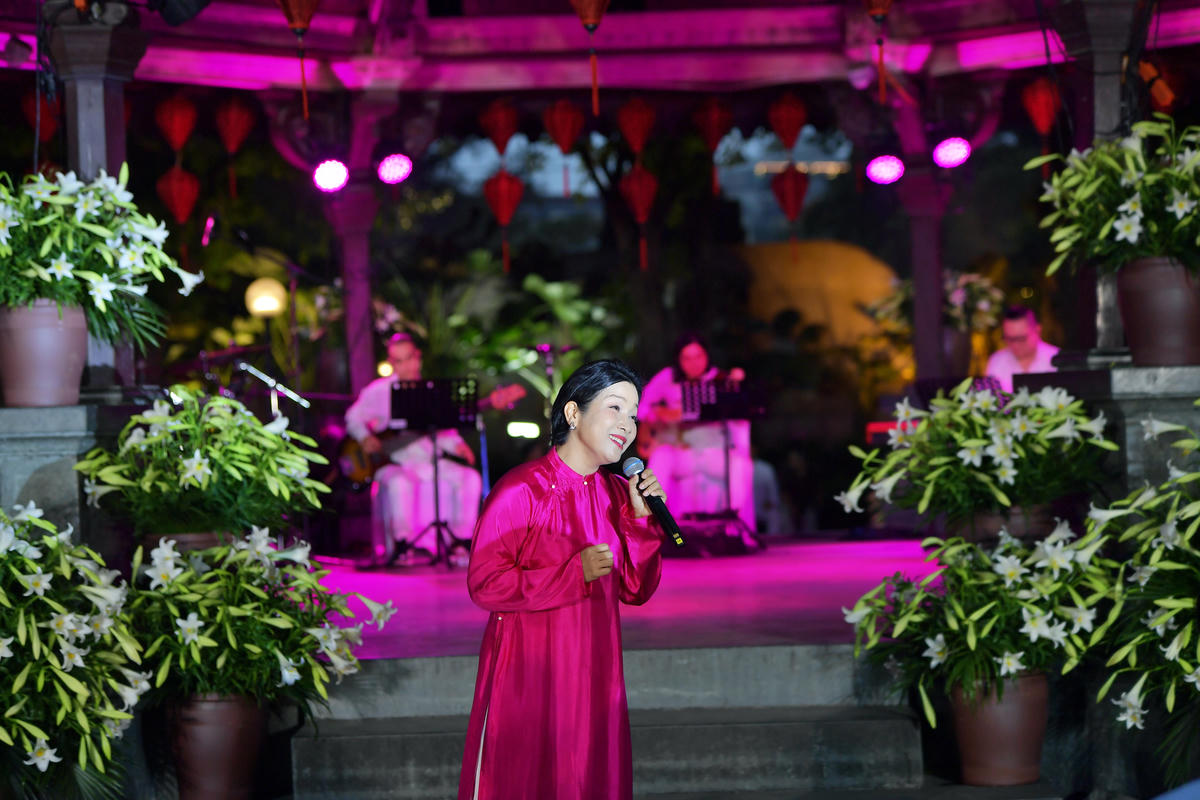 Diva Mỹ Linh với những ca khúc về Hà Nội.