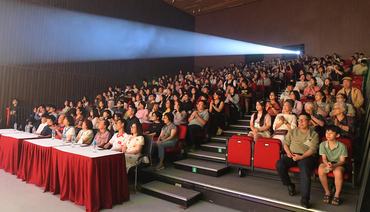 Chính những đổi mới, vở diễn nhận được sự đón nhận tích cực từ đông đảo khán giả kể từ khi ra mắt.