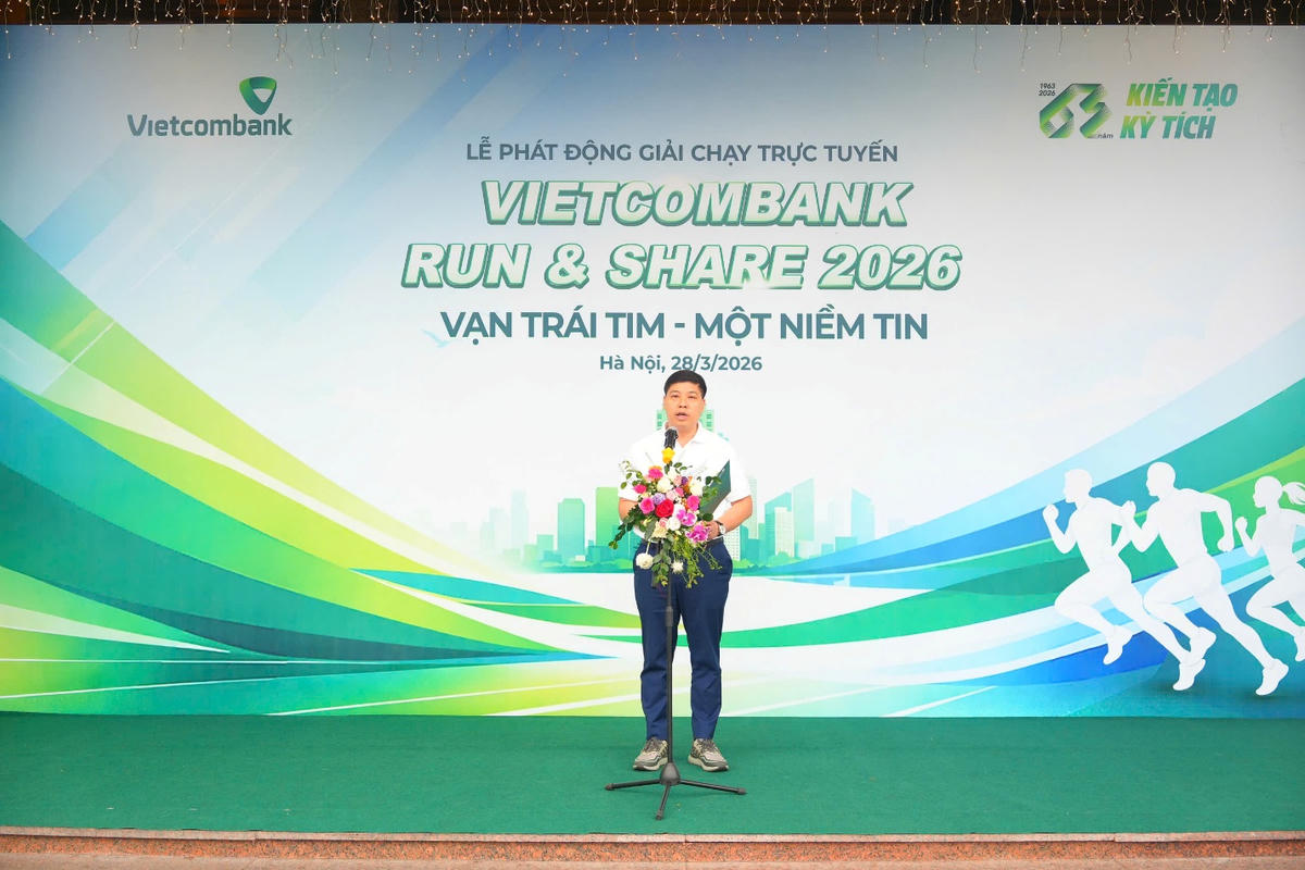 Ông Hồng Quang - Thành viên HĐQT, Chủ tịch Công đoàn Vietcombank phát biểu khai mạc Giải chạy
