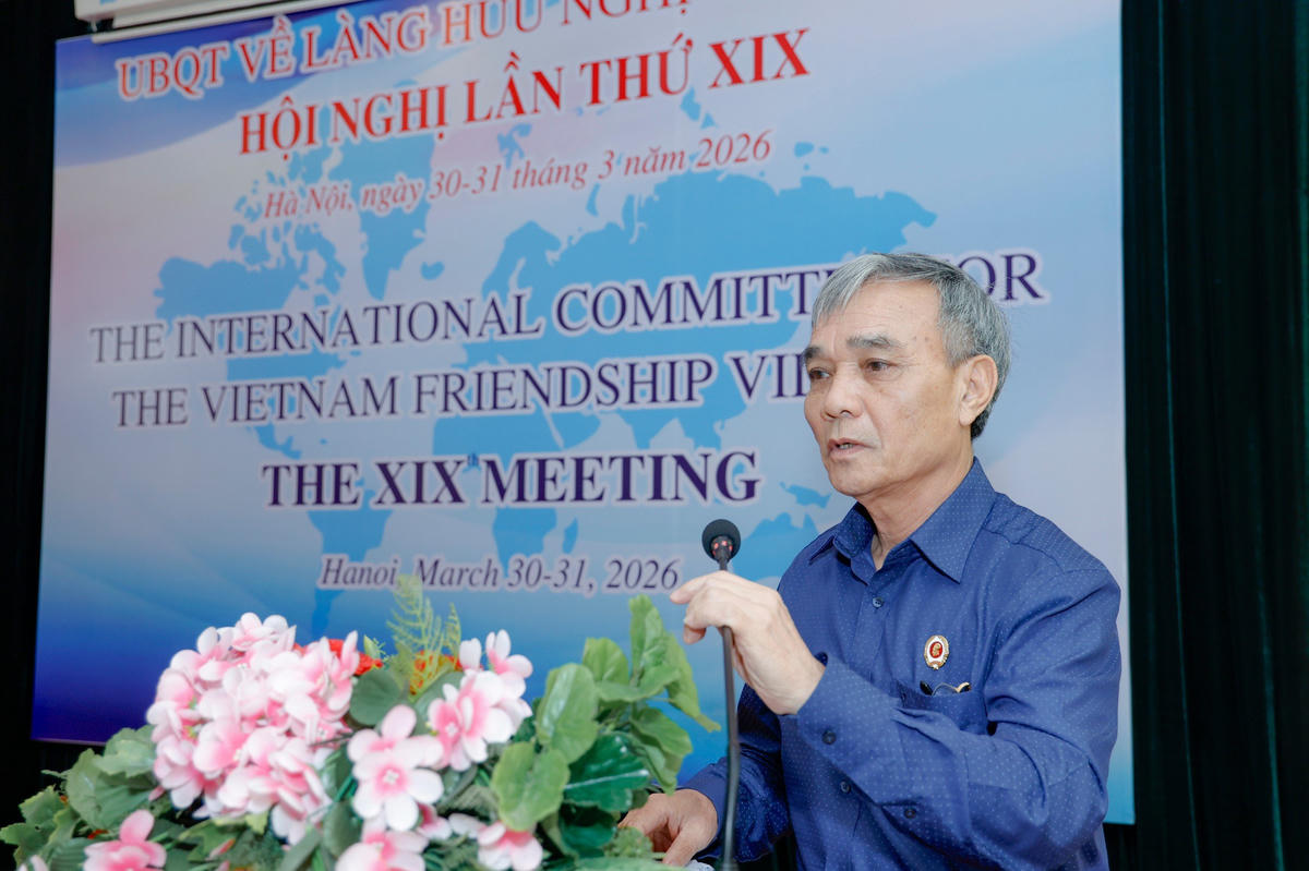 Thượng tướng Phạm Hồng Hương - Phó Chủ tịch Hội Cựu chiến binh Việt Nam, Chủ tịch Ủy ban quốc gia Việt Nam về Làng Hữu nghị Việt Nam phát biểu tại Hội nghị. Ảnh: Quang Vinh.