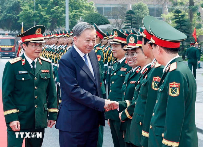 Tổng Bí thư Tô Lâm, Bí thư Quân ủy Trung ương và các đại biểu tại lễ kỷ niệm. (Ảnh: Thống Nhất/TTXVN).