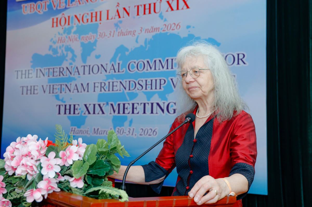 Bà Rosi Hohn Mizo - Chủ tịch Ủy ban quốc tế về Làng Hữu nghị Việt Nam&nbsp;phát biểu tại Hội nghị. Ảnh: Quang Vinh.