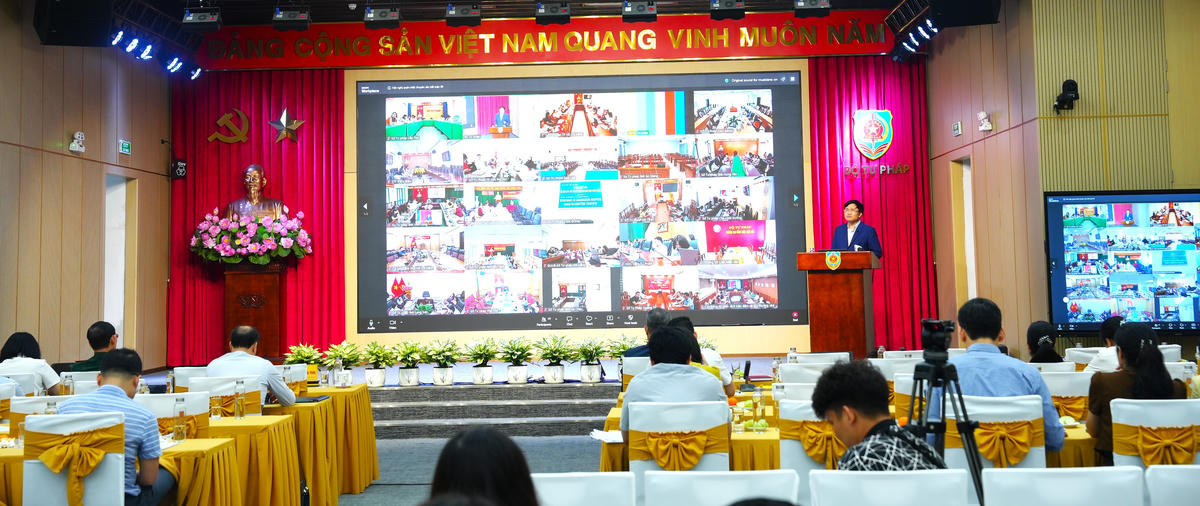 Quang cảnh hội nghị.