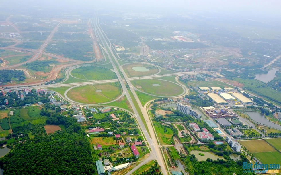 Khu vực Hoà Lạc từng sốt nóng thời điểm giữa năm 2025. Ảnh: Retimes.