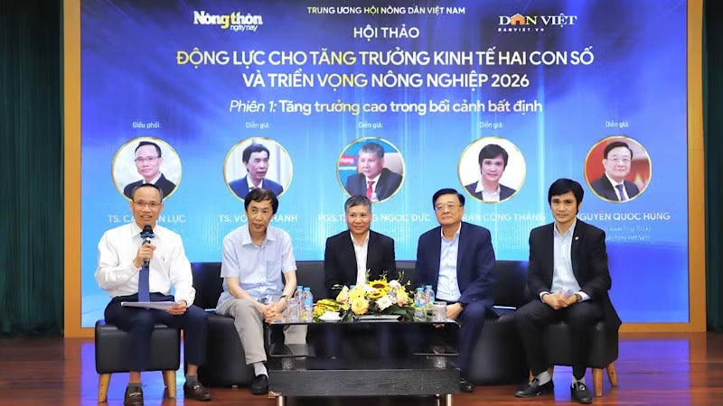 Các diễn giả tham gia thảo luận tại hội thảo.