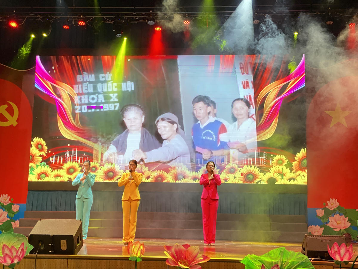 Một tiết mục biểu diễn trong Chương trình tuyên truyền lưu động