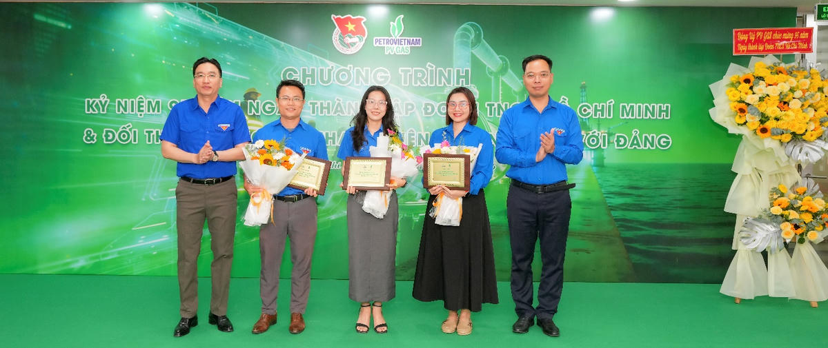 Vinh danh, khen thưởng các Đoàn cơ sở tiêu biểu giai đoạn 2022 – 2025