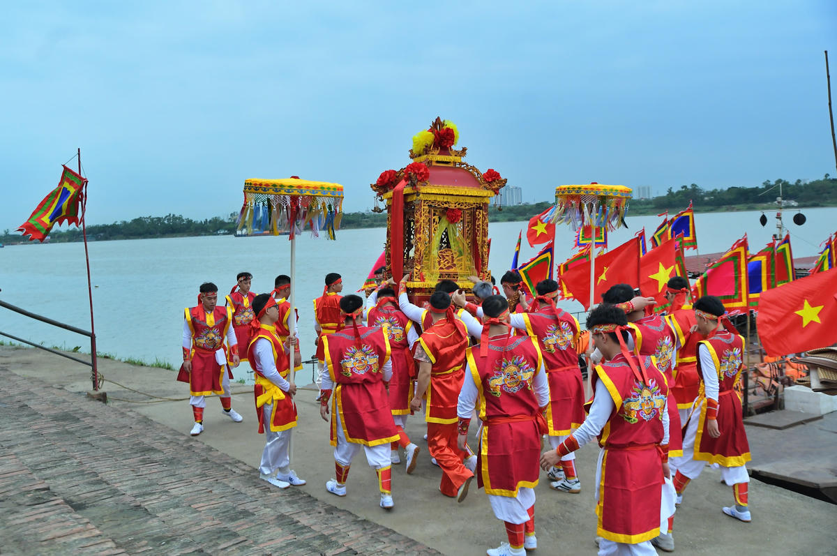 Lễ hội không chỉ là dịp để nhân dân địa phương tưởng nhớ, tri ân công lao của các bậc tiền nhân đã có công khai sáng, gây dựng và gìn giữ nghề gốm truyền thống – niềm tự hào bao đời của mảnh đất Bát Tràng, mà còn là dịp để mỗi người con quê hương và du khách gần xa cùng hội tụ, giao lưu, hòa mình vào không gian văn hóa đặc sắc của một làng nghề nổi tiếng đã tồn tại và phát triển qua hàng trăm năm lịch sử.. 