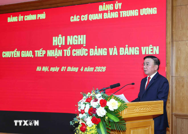Đồng chí Trần Cẩm Tú, Ủy viên Bộ Chính trị, Thường trực Ban Bí thư, Bí thư Đảng ủy các cơ quan Đảng Trung ương phát biểu tại hội nghị. (Ảnh: Phương Hoa/TTXVN).