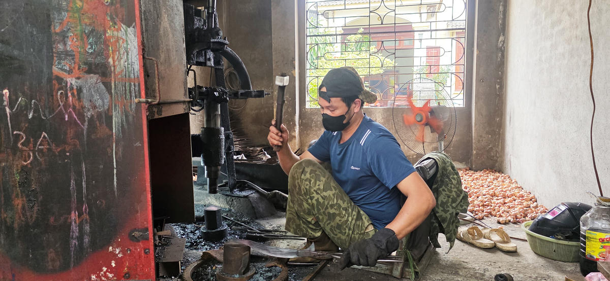 Tháo gỡ cho làng rèn truyền thống - Bài cuối: Chuyện không của riêng làng rèn Tiến Lộc