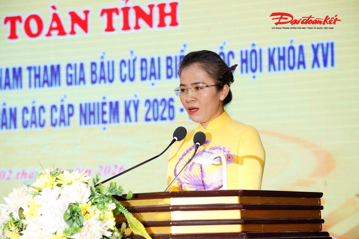 Bà Võ Thị Minh Sinh – Phó Bí thư Tỉnh uỷ, Chủ tịch Ủy ban MTTQ Việt Nam tỉnh Nghệ An phát biểu kết luận. Ảnh: ĐB