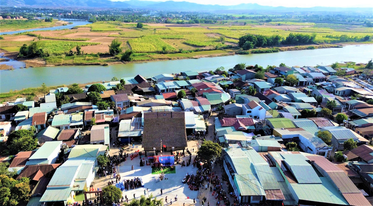 Một góc ngôi&nbsp;làng Plei Tơngia và Plei Đôn, phường Kon Tum từ trên cao. Ảnh: TT.