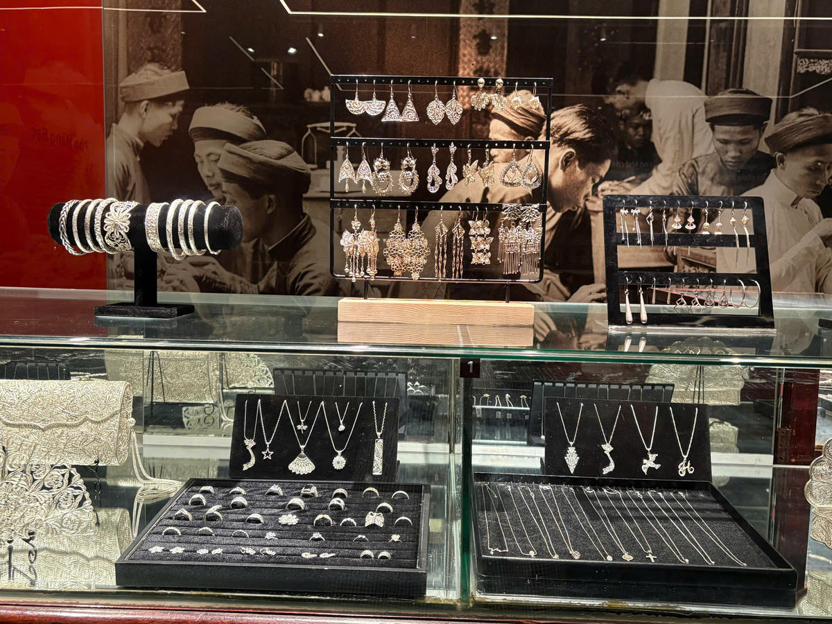 Không gian trưng bày phố nghề.