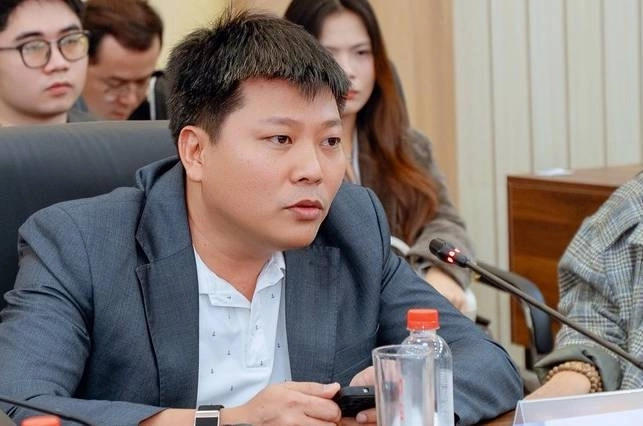 Vương Lê Vĩnh Nhân trong buổi làm việc cuối năm 2025. Ảnh: HVA Group.