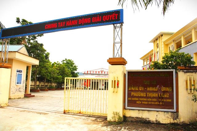 UBND TP Hòa Bình phê duyệt phương án đấu giá, kết quả đấu giá quyền sử dụng đất và tài sản trên đất trụ sở UBND phường Thịnh Lang không đúng thẩm quyền.