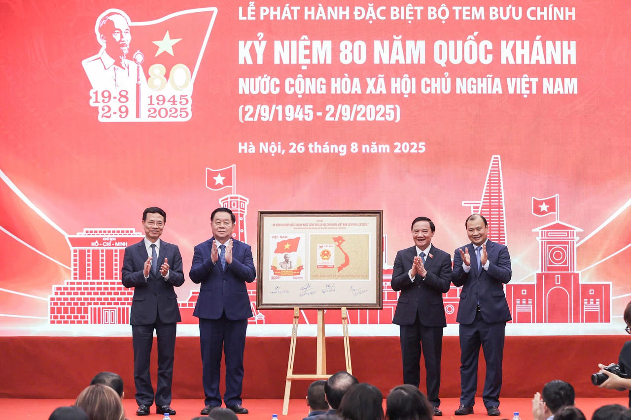 z6946789949724_192a8f4afca0d782eadd0d7791d0cd2c.jpg