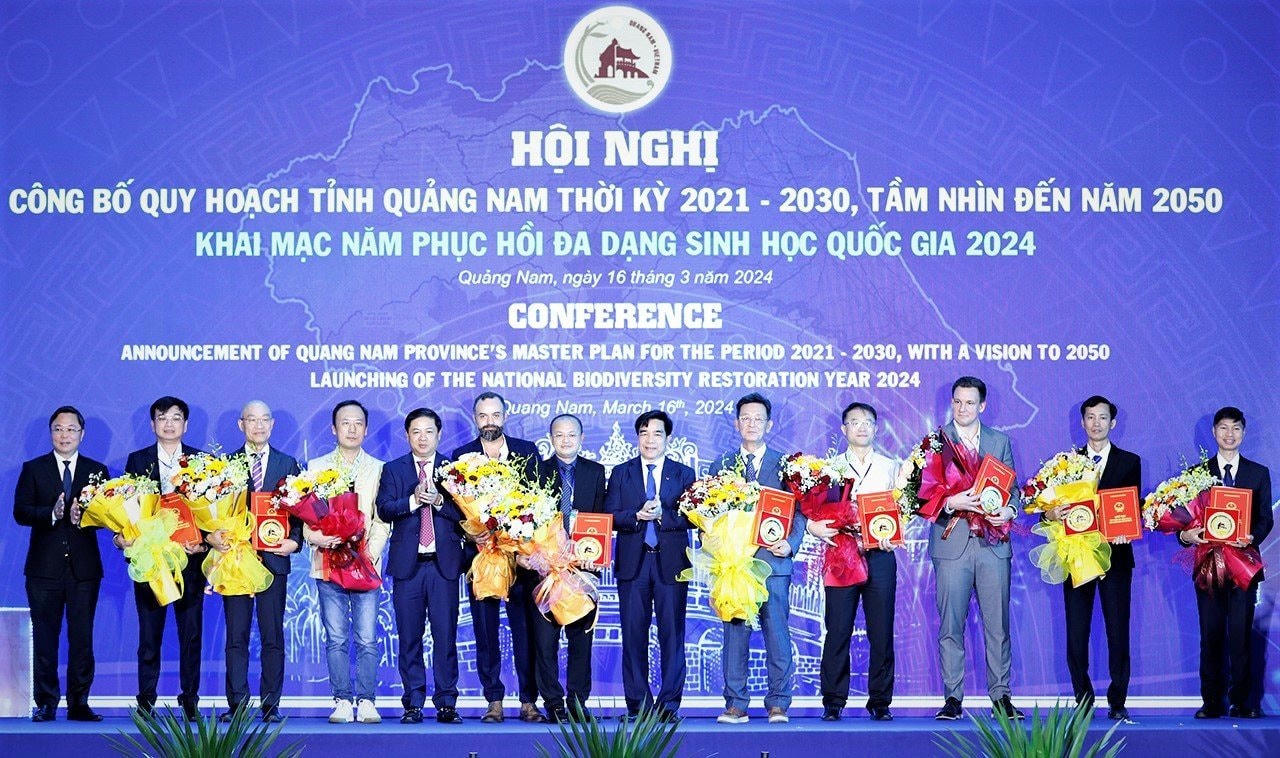 ong-triet-4-43db9fc6e0f2cd87b1a67b37a6a72793.jpg