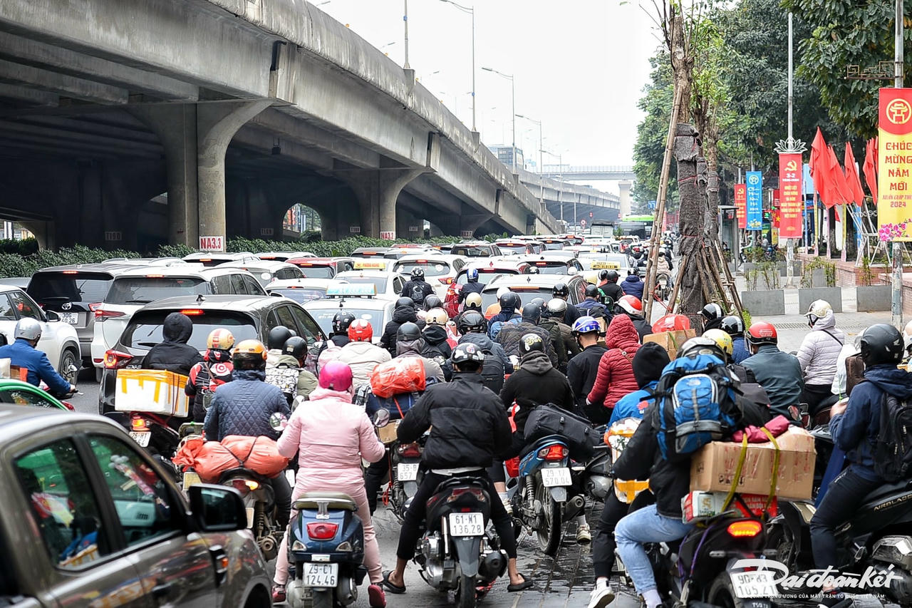 W_nguoi_dan_ve_que-le-khanh4.jpg