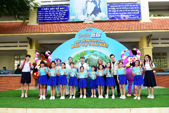 Siêu nhà máy sữa Việt Nam của Vinamilk với công suất 800 triệu lít sữa/năm, giảm phát thải tới 10.000 tấn CO2/năm nhờ các giải pháp công nghệ “xanh” hơn.