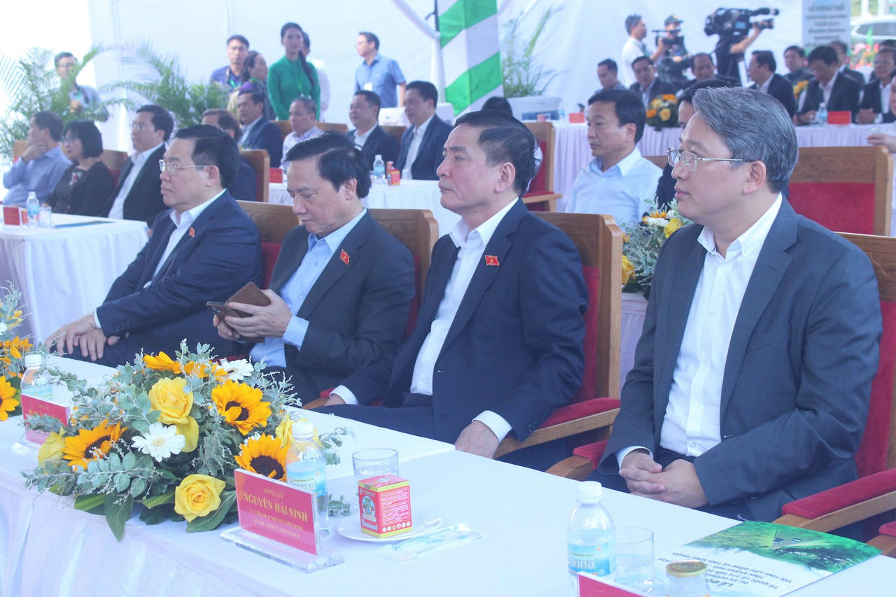 cac-lanh-dao-tham-du-buoi-le..jpg