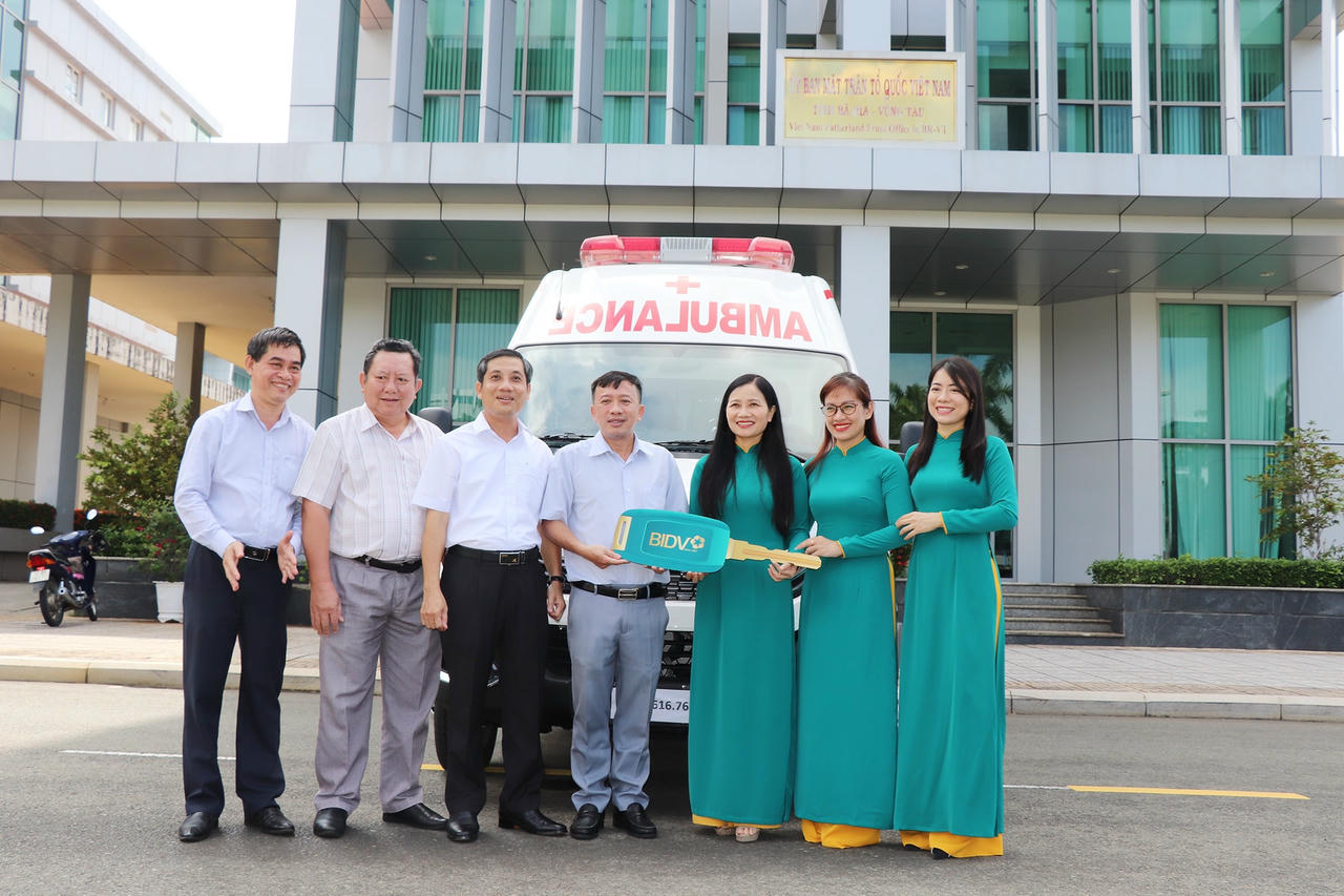 Sáng 31/8, Ủy ban MTTQ Việt Nam tỉnh Bà Rịa – Vũng Tàu vừa tổ chức lễ tiếp nhận và bàn giao xe cứu thương cho Bệnh viện Vũng Tàu