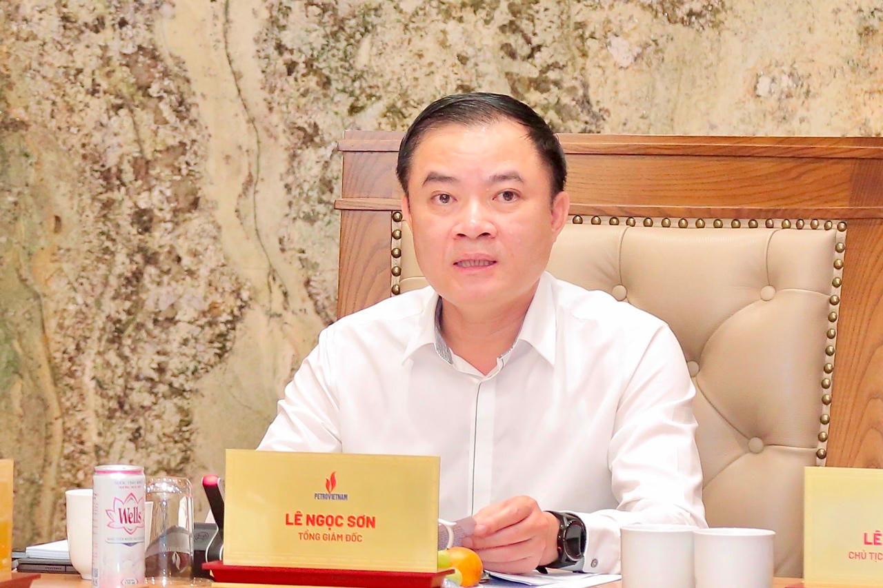 Tổng Giám đốc Petrovietnam Lê Ngọc Sơn điều hành giao ban.