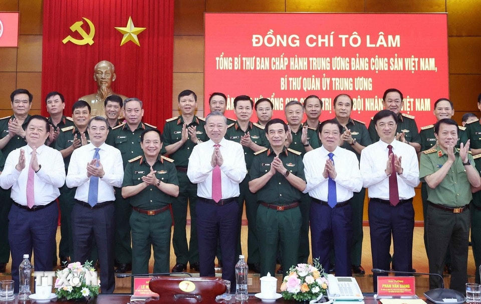 ttxvn-tong-bi-thu-to-lam-lam-viec-voi-tong-cuc-chinh-tri-quan-doi-nhan-dan-viet-nam-8166098-1.jpg