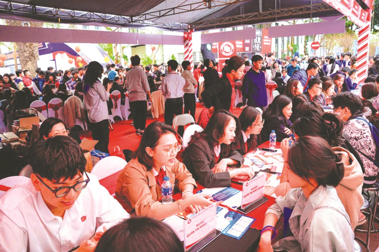 anh bai tr12 CN