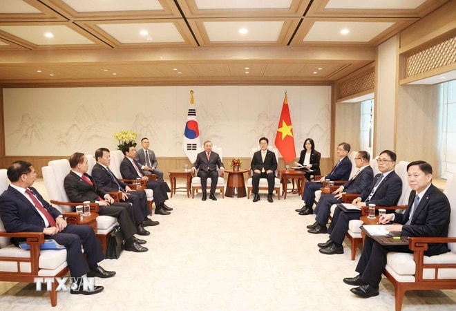 Tổng Bí thư Tô Lâm hội đàm hẹp với Tổng thống Hàn Quốc Lee Jae Myung. (Ảnh: Thống Nhất/TTXVN) ttxvn-tbt-to-lam-hoi-dam.jpg